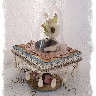 ~Tresors deLuxe~ Altered Cake Stand
