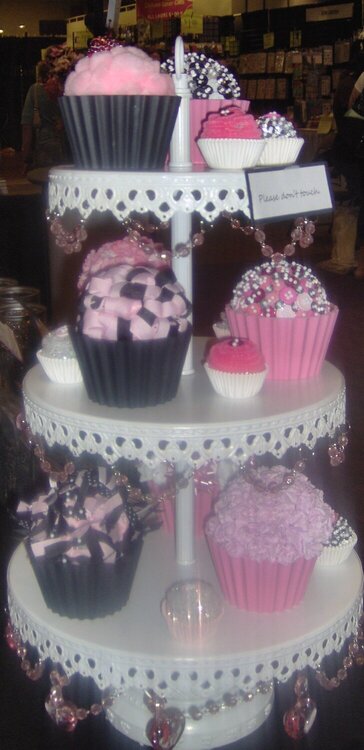 Cupcake display at CKC