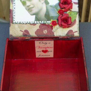 Edward.Twilight altered cigar box