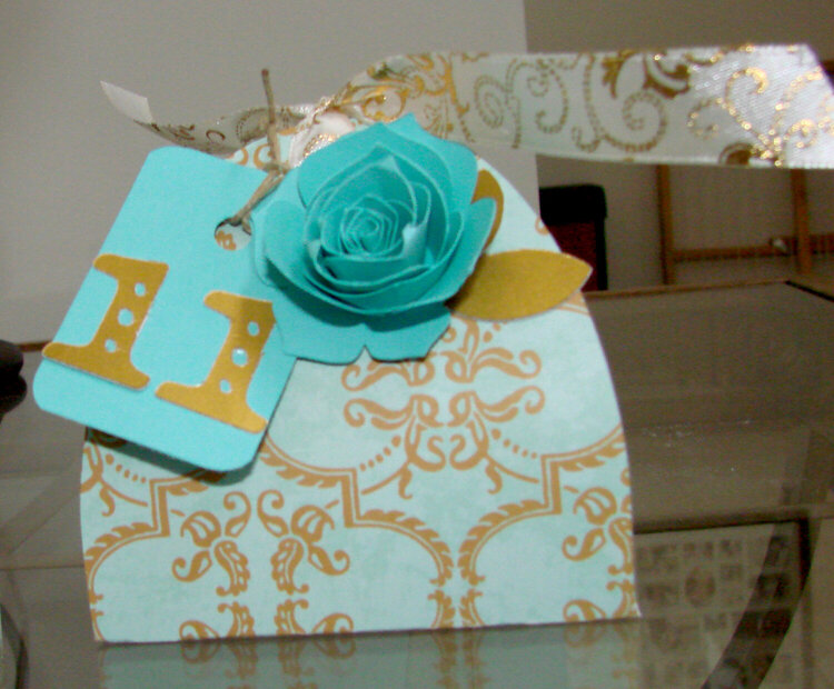 Gift Box - Golden Birthday gift