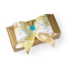 Bow Gift Box by Brenda Walton
