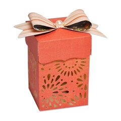 Scalloped Edge Flower Lattice Gift Box #2
