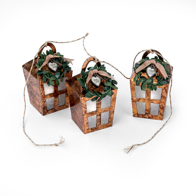 Hanging Lantern Box garland