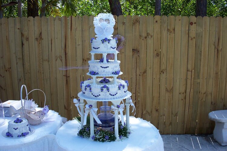 Joni&#039;s Wedding Cake