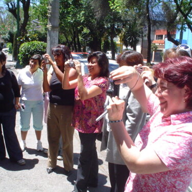 TODAS TOMANDO FOTO DE LA INAUGURACION