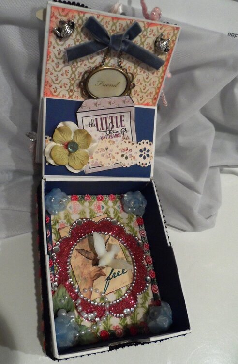 KEEPSAKE BOX/FRAME - open!