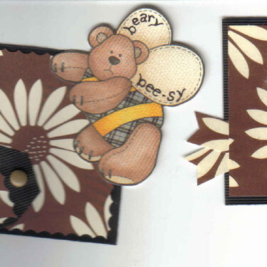 2 cute Flower Paper beary bee-sy Handmade Scrapbooking Tags