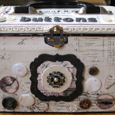 Buttons Tin - Front