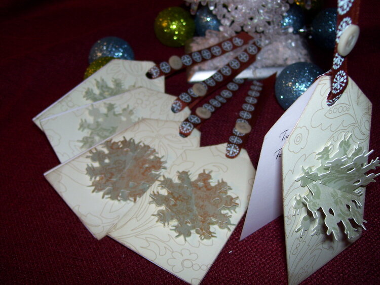 Stand up Snowflake Gift Tags