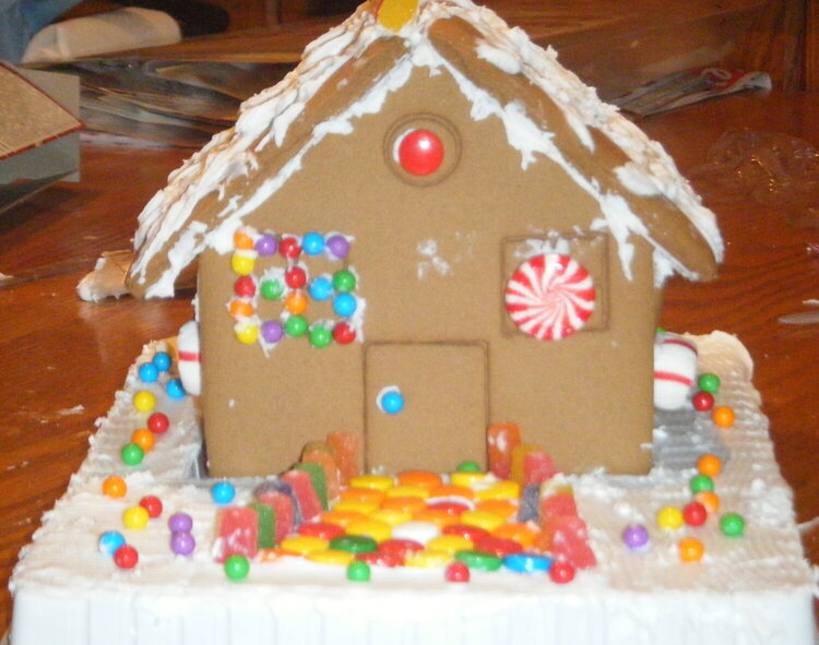 GINGERBREAD HOUSE