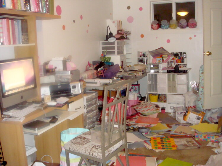 my scrapbook room, wow look at the mess