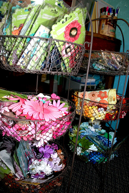 Flower and bling storage