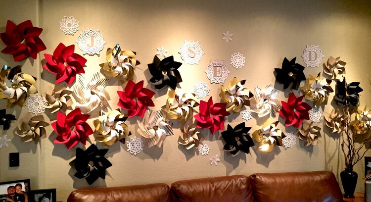 Pinwheel Christmas Wall