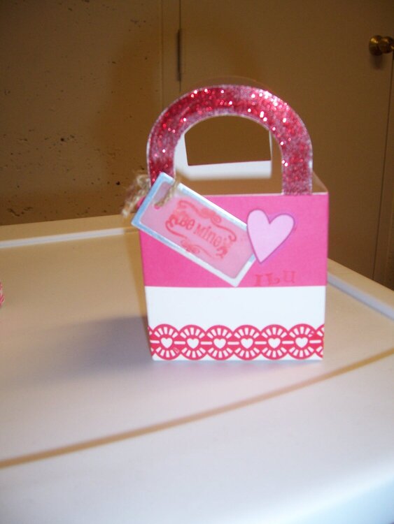 ILU Small &quot;Be Mine&quot;Gift Candy Baskets
