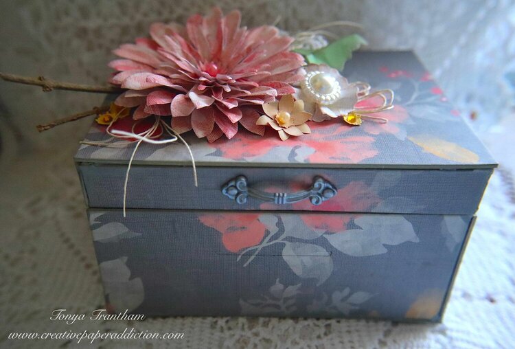 Chrysanthemum Slotted Box