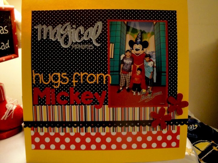 Disney - hugs from Mickey