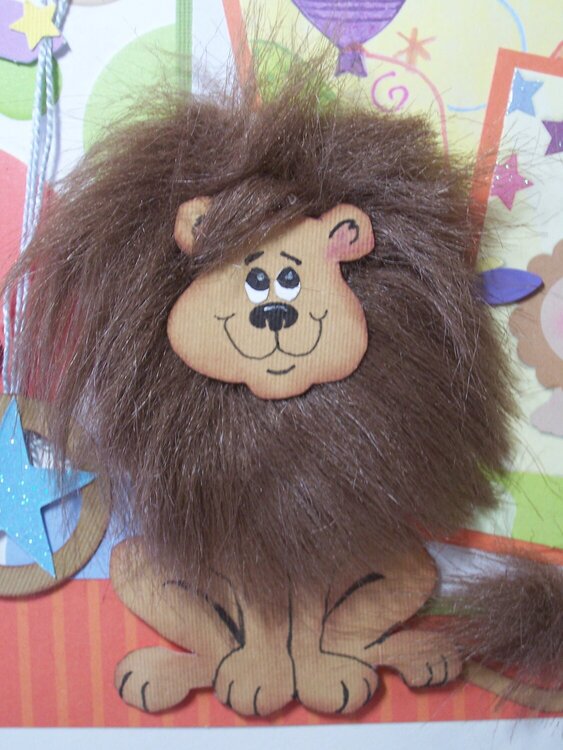Paper pieced lion with faux hair