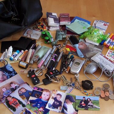 Content of my purse... (JFF)