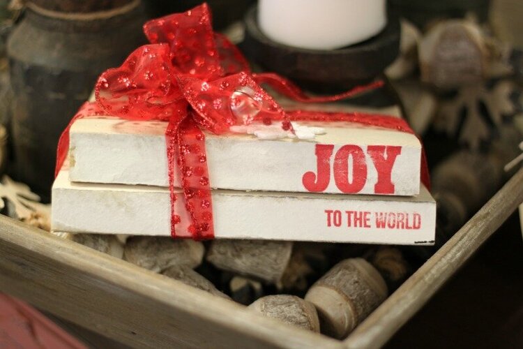 *Hampton Art* Christmas Joy to the World Book Stack side view