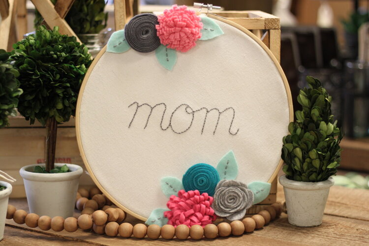 *Jillibean Soup* Mom Felt Flower Embroidery Hoop