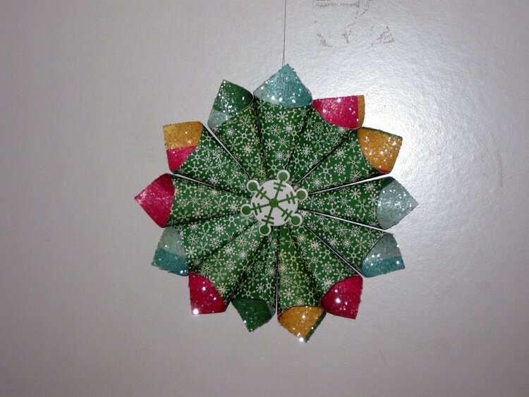 paper cone star with glitter