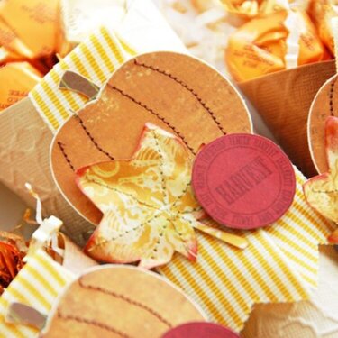 Thanksgiving paper cone favors  **Pink Paislee**