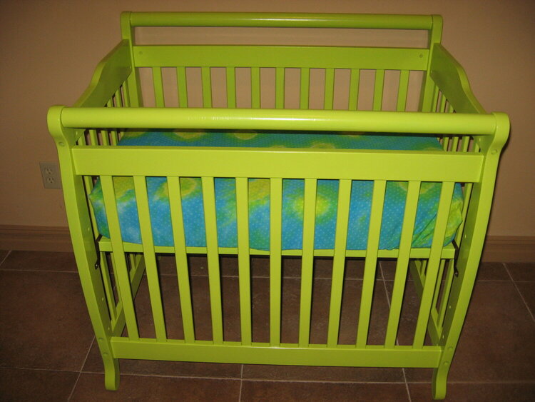 Ally&#039;s Mini Crib