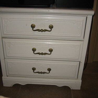 short dresser