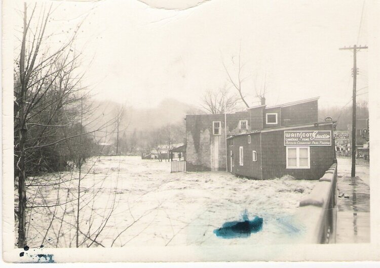 Flood_in_Cumberland_due_to_strip_mining_1957