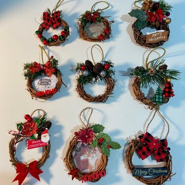 Small grapevine wreaths 