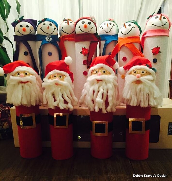 Santa&#039;s and Snowmen