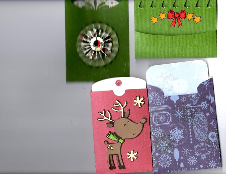 Secret Santa swap: Christmas tags and pockets