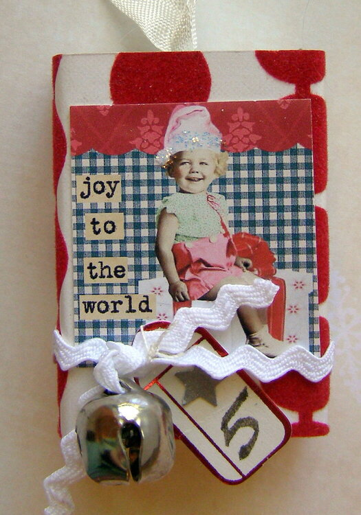 Countdown to Christmas Matchbox swap - Day 5