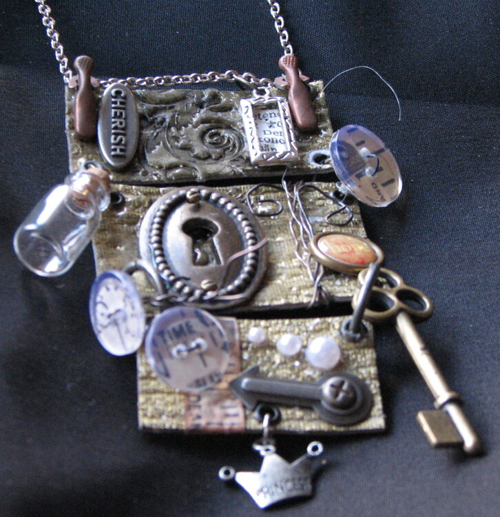Neckless inspired from Tim Holtz