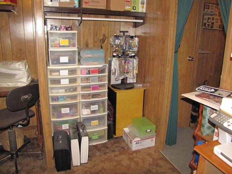 My Scrap/Computer room - Storage nook