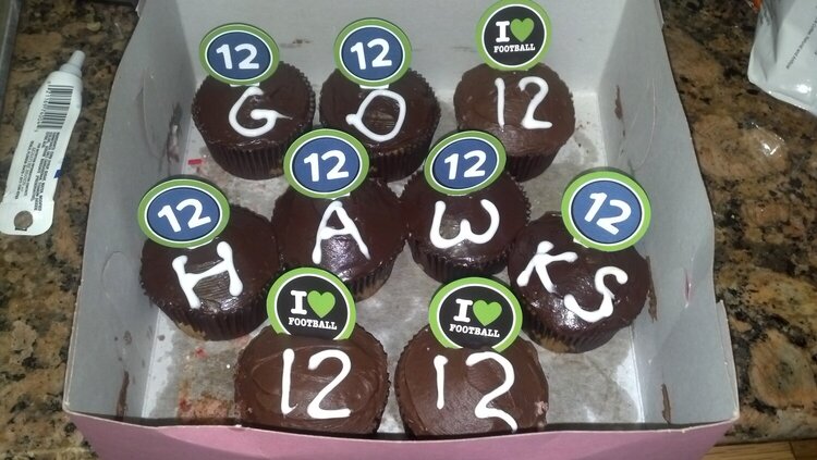 12th Man Cupcakes (Cricut)