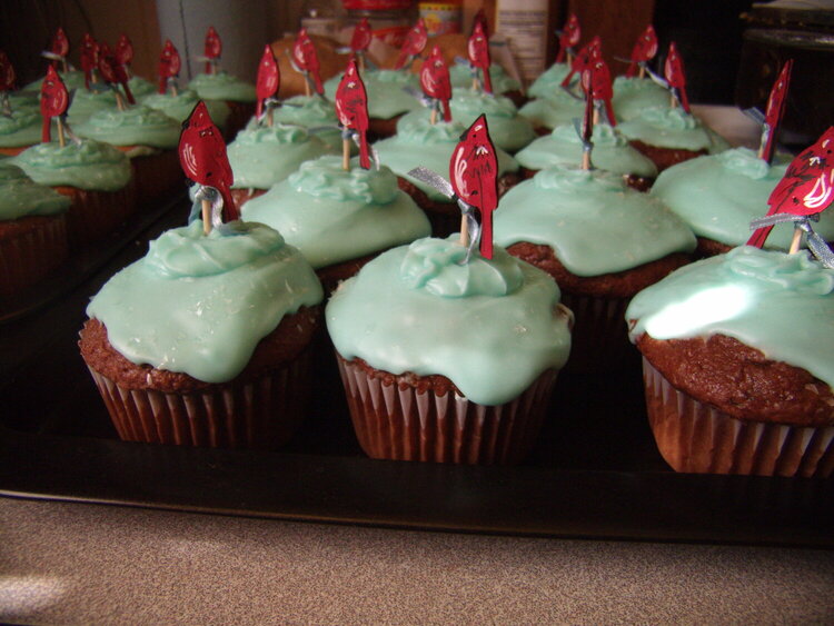 Cardinal Cookout Cupcakes