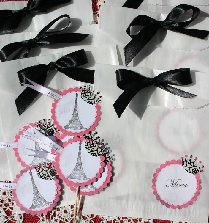 Paris Party Pack Thank You/Goodie Bags and Cupcake Toppers