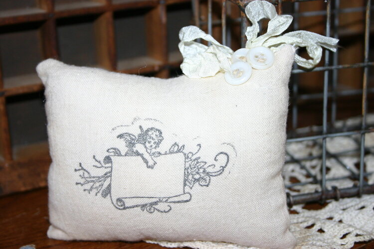 Accent Pillow with Crinkle Seam Binding
