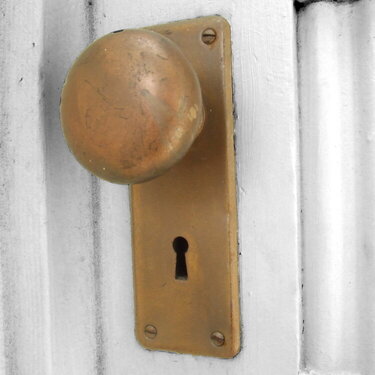 Door knob B/W door with Color knob