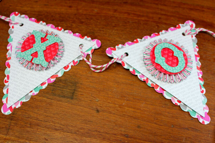 XOXO Scalloped Rosette Banner