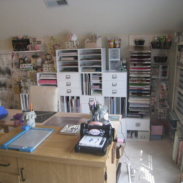 work table/storage cubes/pegboards