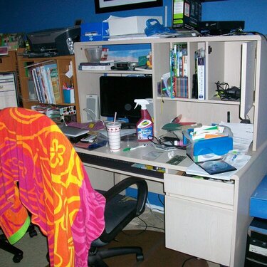 Before Organization: Hubby&#039;s Desk