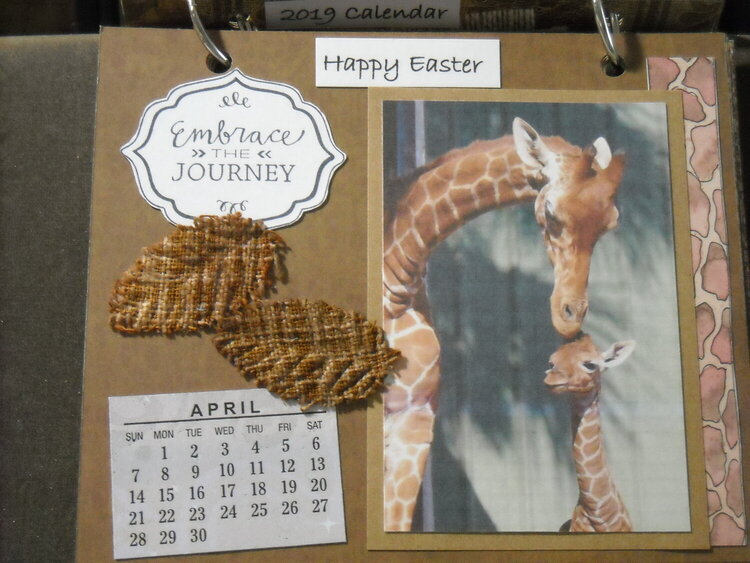 2019 Giraffe Calendar (April)