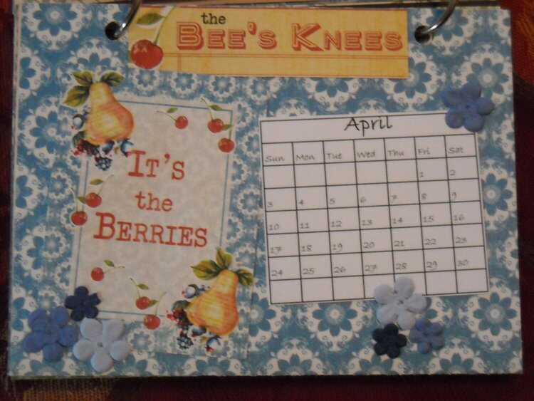 Times Nouveau Desk Calendar (April)