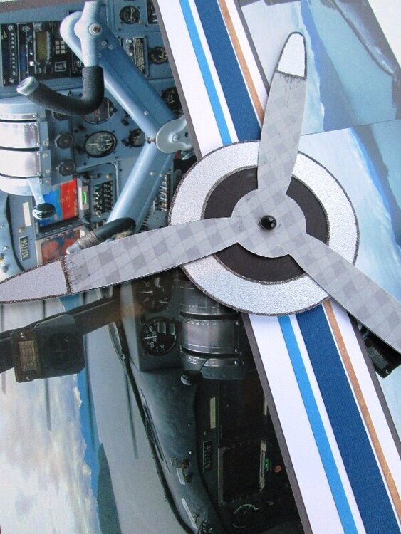 propeller diecut - close up
