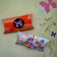 Spring favor boxes **Moxxie**