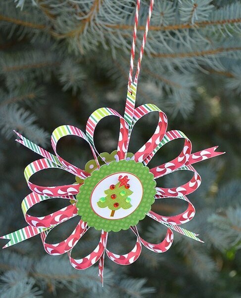 paper christmas tree ornament...