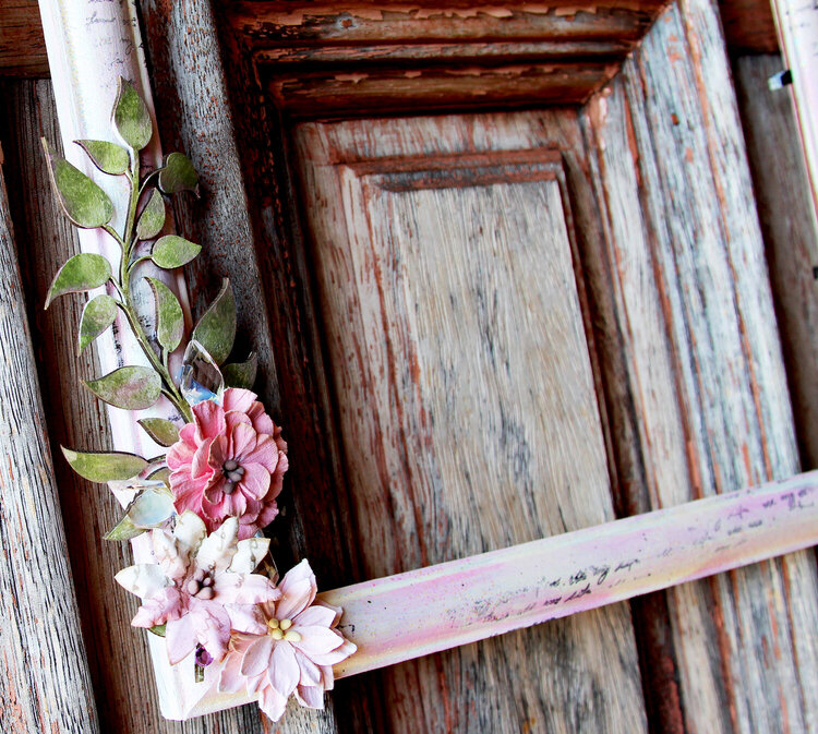 Shabby Chic Frame ~Scraps of Elegance~