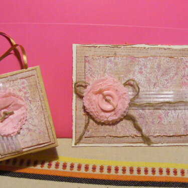 Gift set (a very easy flower I did with wrapping paper!) TFL!
